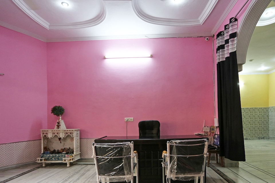 OYO 7380 Country Stay, Faridabad, Faridabad