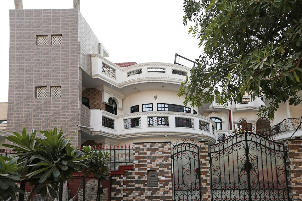 OYO 7380 Country Stay, Faridabad, Faridabad