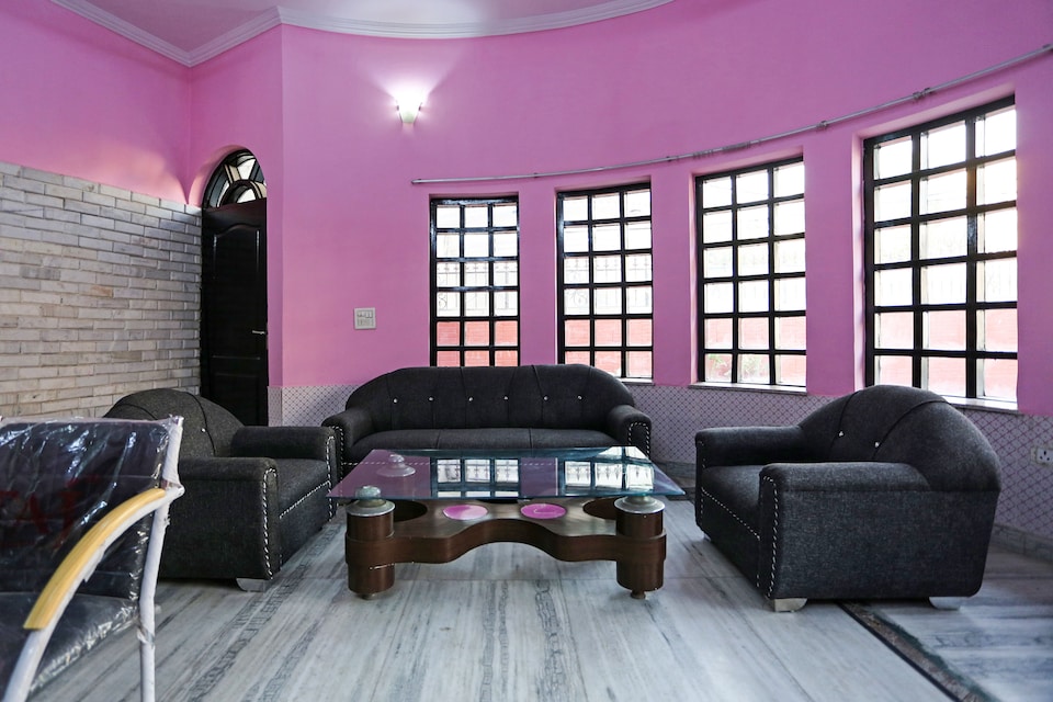 OYO 7380 Country Stay, Faridabad, Faridabad