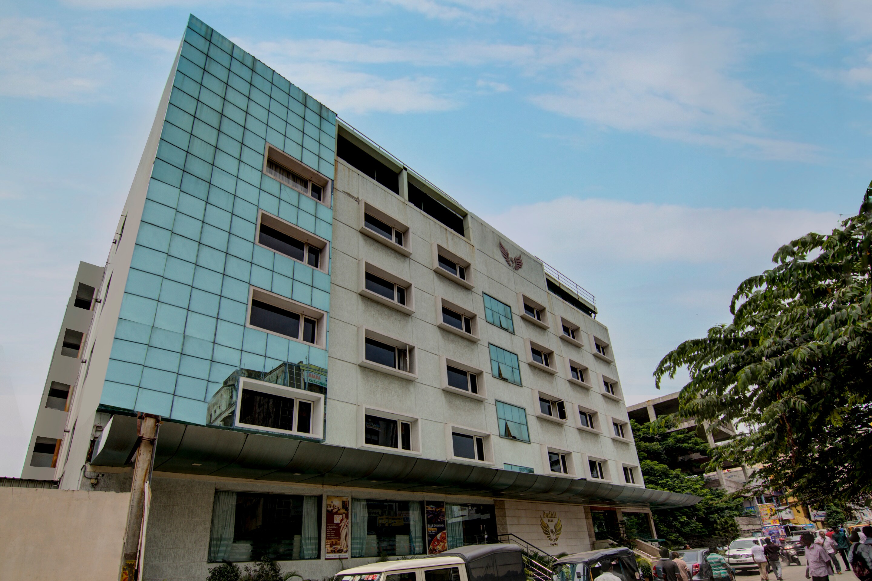 Capital O 1085 Hotel Budhil Park