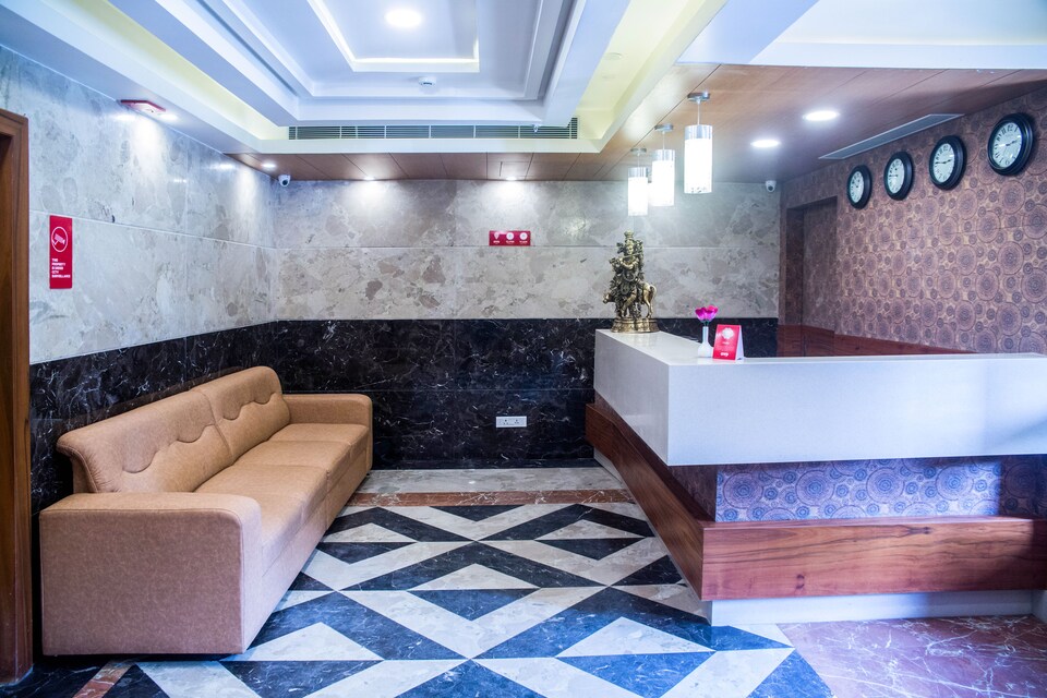 OYO 7392 Hotel Thanmayi Inn, Mahanadu Extension VIjayawada, Vijayawada