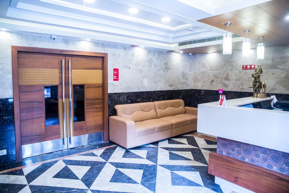 OYO 7392 Hotel Thanmayi Inn, Mahanadu Extension VIjayawada, Vijayawada