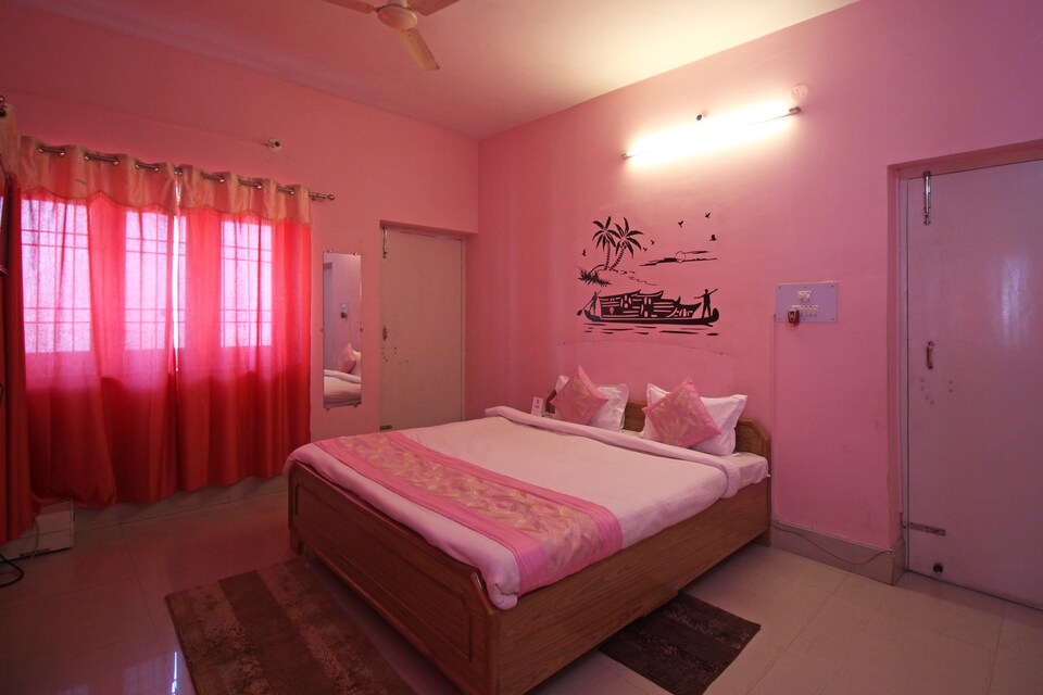 OYO 7405 Stark Inn, Patliputra Colony, Patna