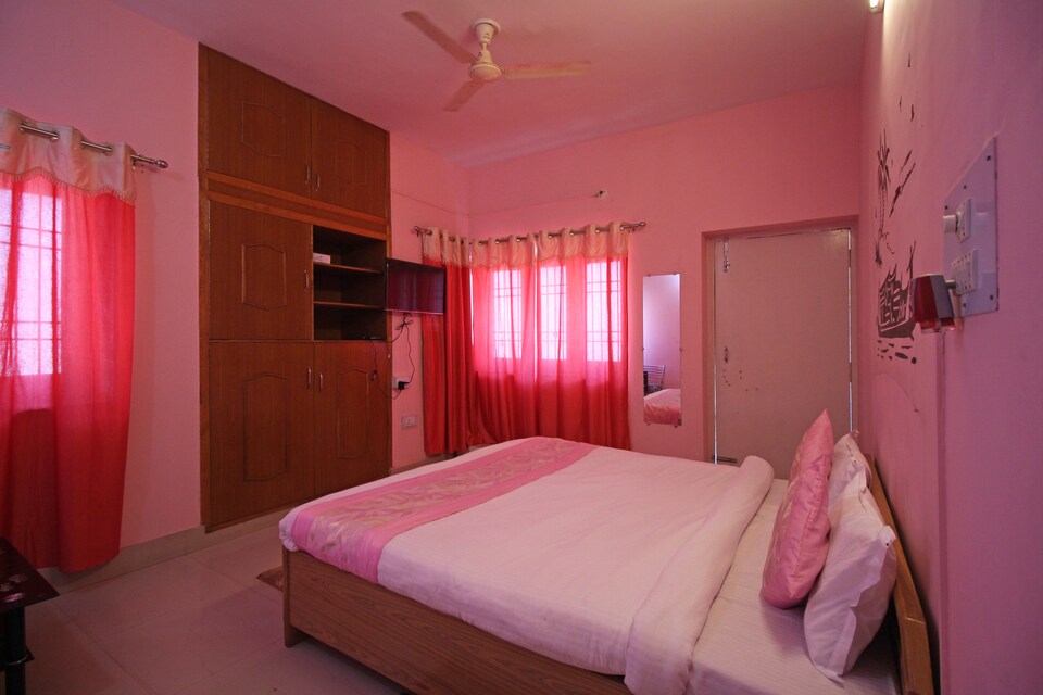 OYO 7405 Stark Inn, Patliputra Colony, Patna