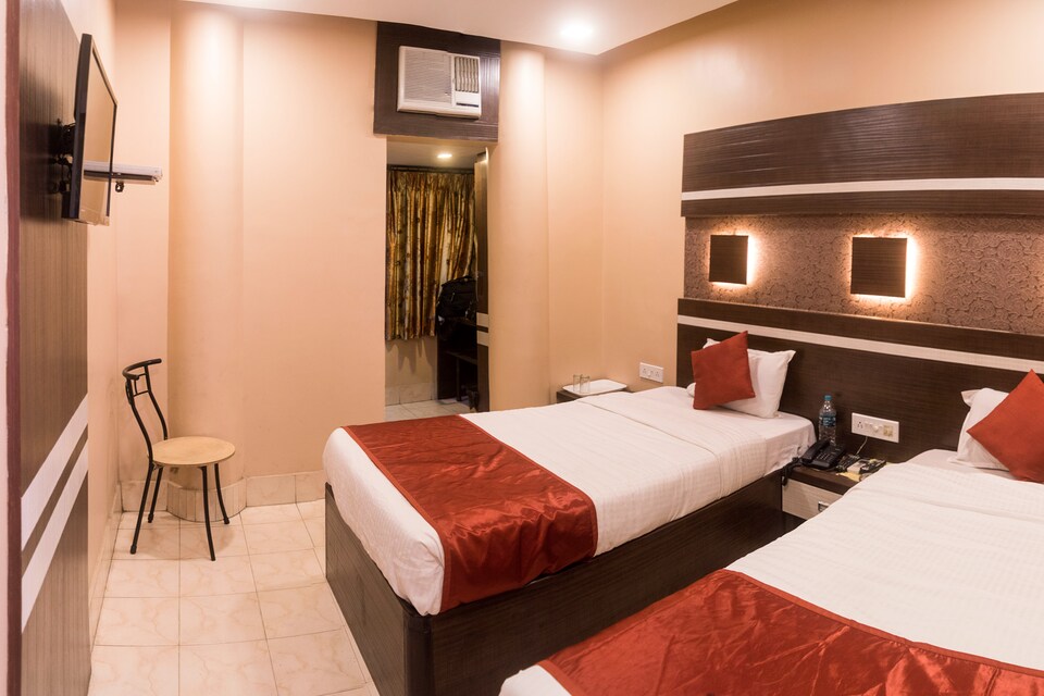 OYO 7411 Hotel Pushpak International, Esplanade Kolkata, Kolkata