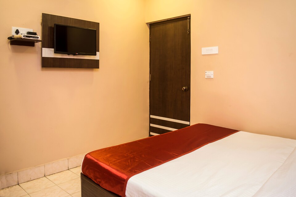 OYO 7411 Hotel Pushpak International, Esplanade Kolkata, Kolkata