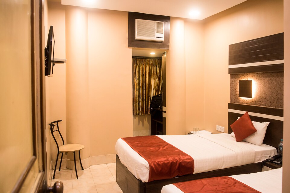 OYO 7411 Hotel Pushpak International, Esplanade Kolkata, Kolkata