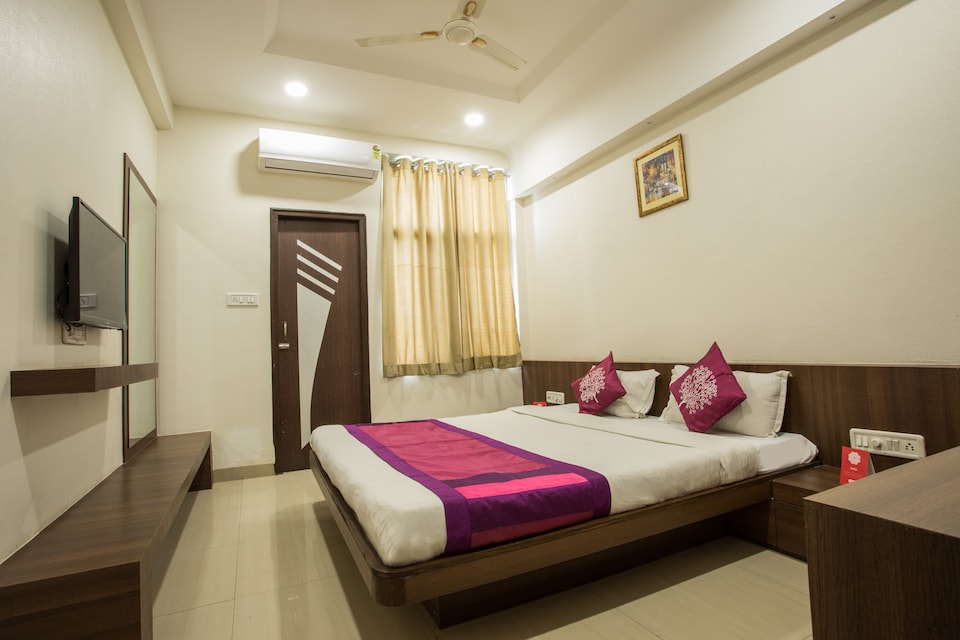 Live on IND1243, Bombay Hospital, Indore