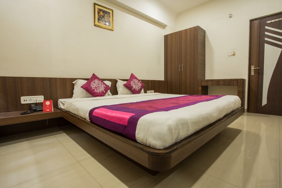 Live on IND1243, Bombay Hospital, Indore