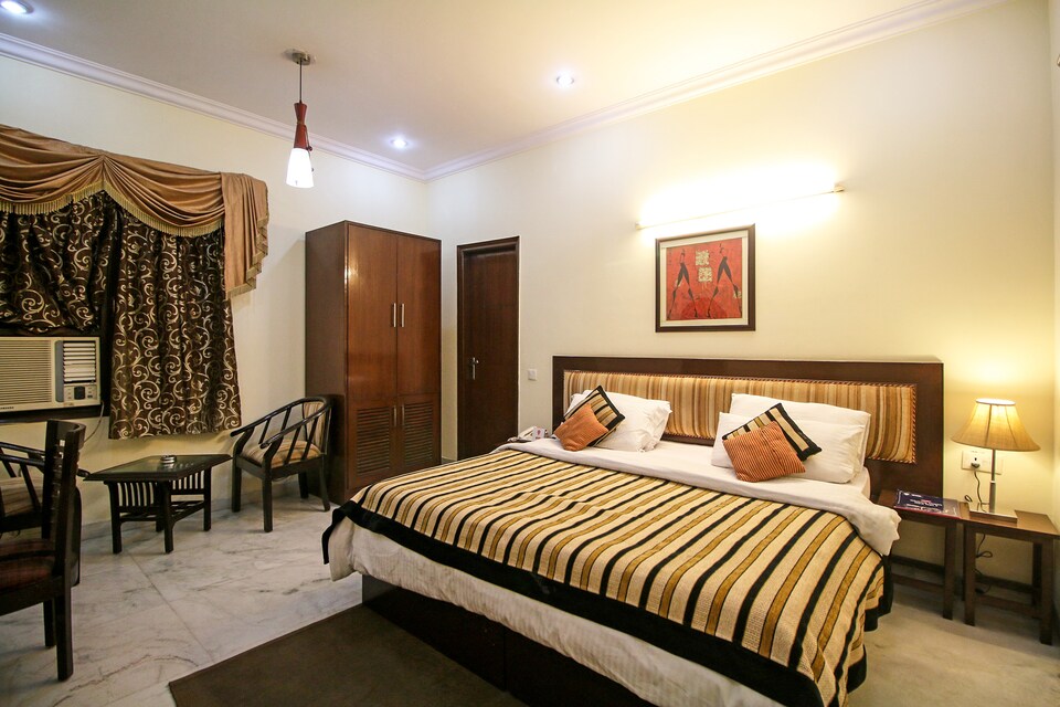 OYO 7427 Ess Kay Ess Villa, Golf Course Road, गुड़गांव