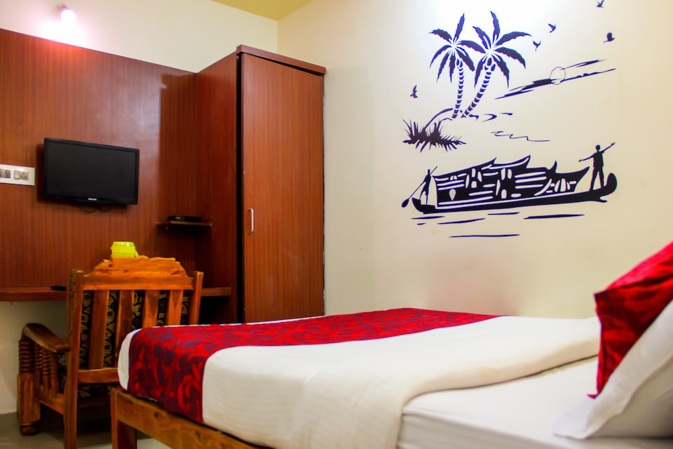 OYO 7432 Hotel Prestige, Madikeri, Coorg