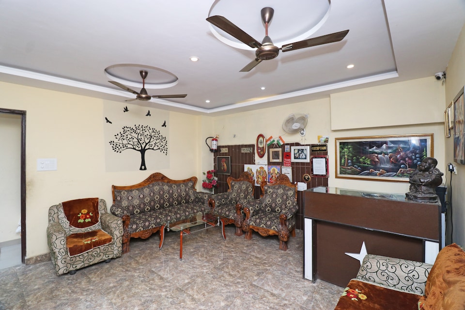 OYO 7444 Hotel Prince Palace Varanasi, Cantonment, Varanasi