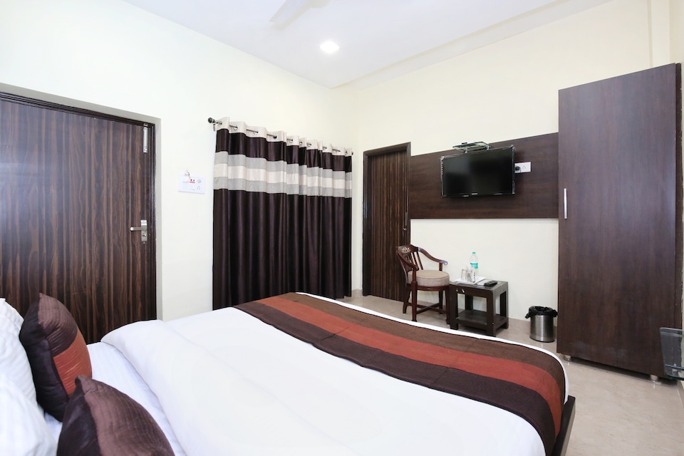 Hotel O Grand Park, Golden Temple Road Amritsar, Amritsar