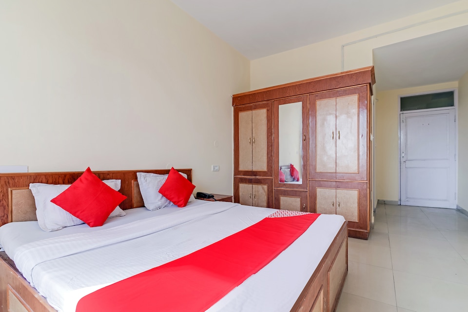OYO 7483 Hotel Modgil, New Shimla, Shimla