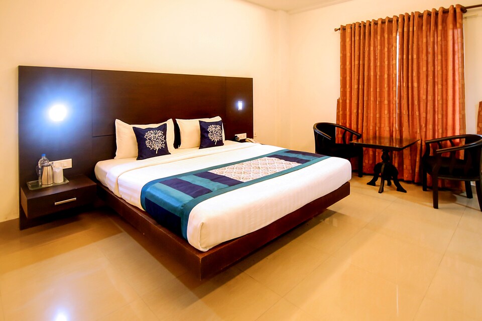 OYO 7510 Hotel Mithila, Vytilla Kochi, Kochi