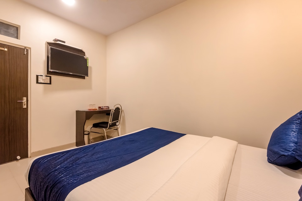 OYO 7522 Hotel Aksa, Mumbai International Airport, Mumbai