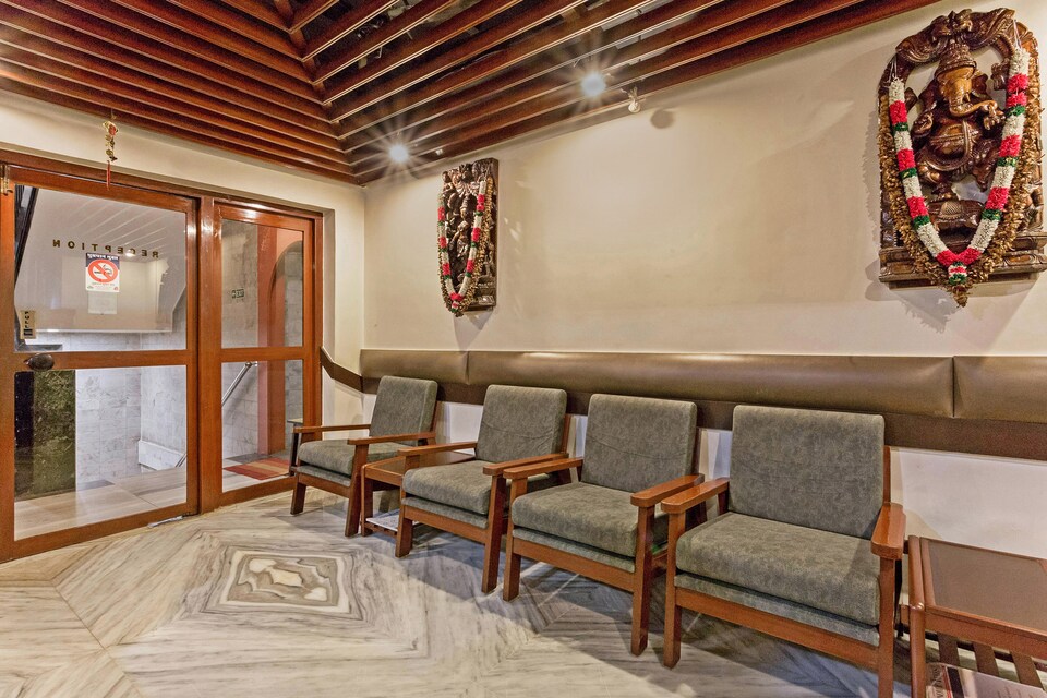 OYO 7537 Welcome Hotel, Mumbai CST-Churchgate-Colaba, Mumbai