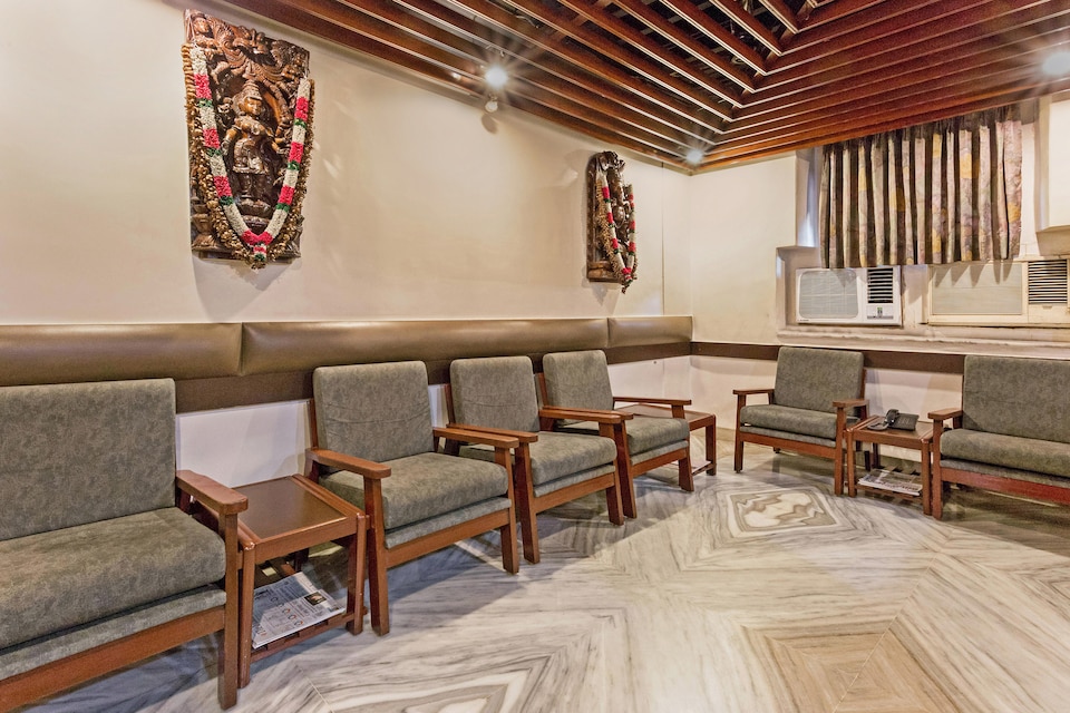 OYO 7537 Welcome Hotel, Mumbai CST-Churchgate-Colaba, Mumbai