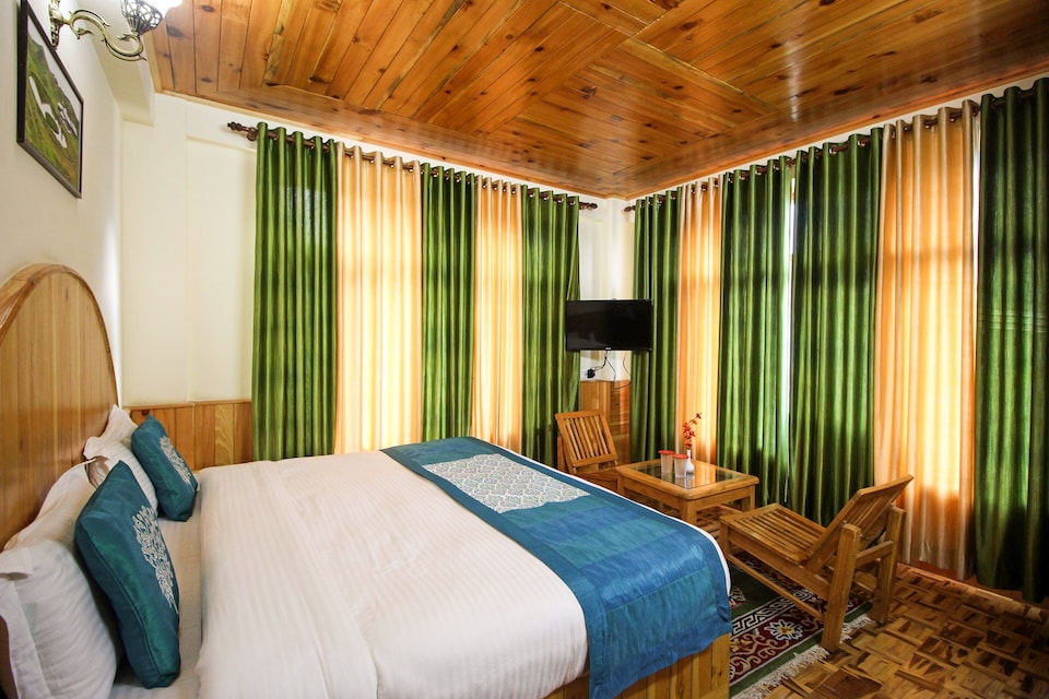 OYO Stay Rajput Royal Cottage, Naggar Road, Manali