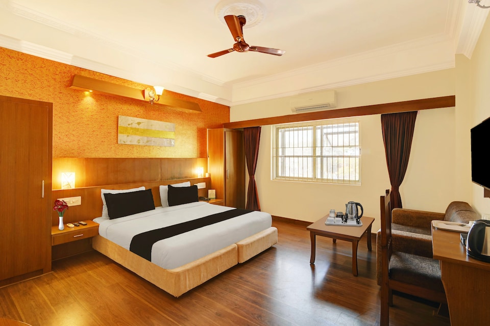 Super Townhouse Oak City Center Kushal Nagar, Kushalnagar, Coorg