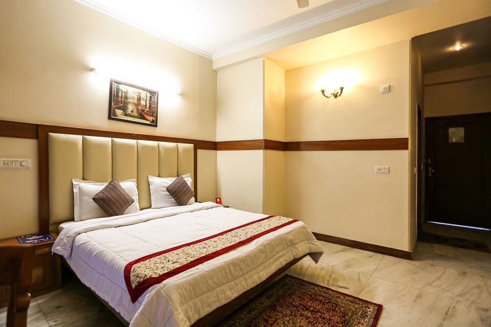 OYO 7621 Gautam Retreat, HUDA CENTRE 1, गुड़गांव