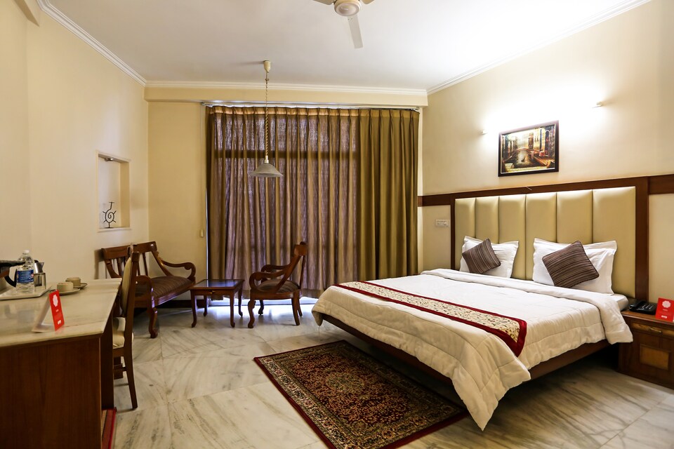 OYO 7621 Gautam Retreat, HUDA CENTRE 1, गुड़गांव