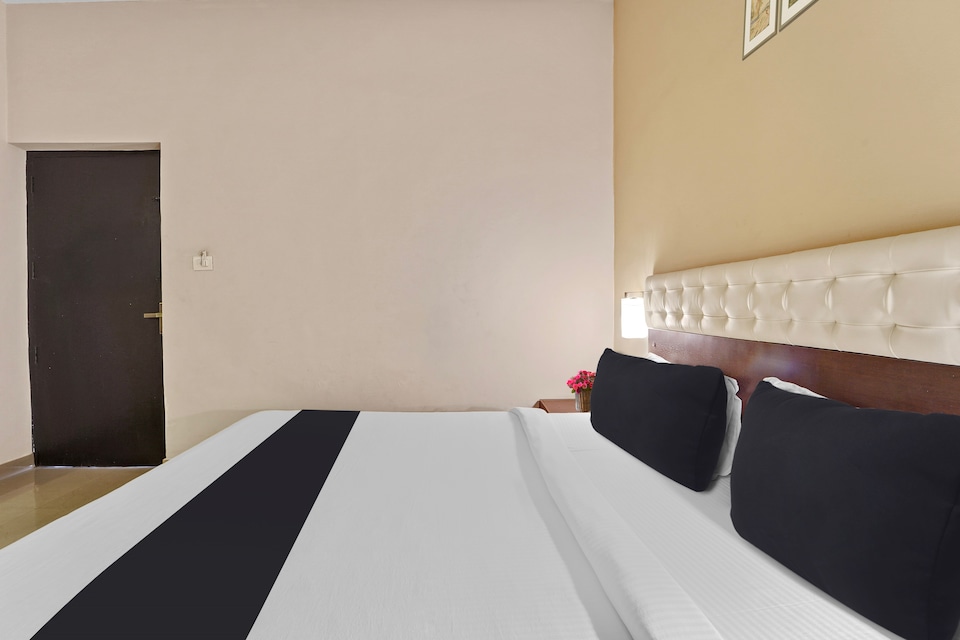 Super Collection O Kalady Near Airport, Ankamaly Airport Kochi, Kochi