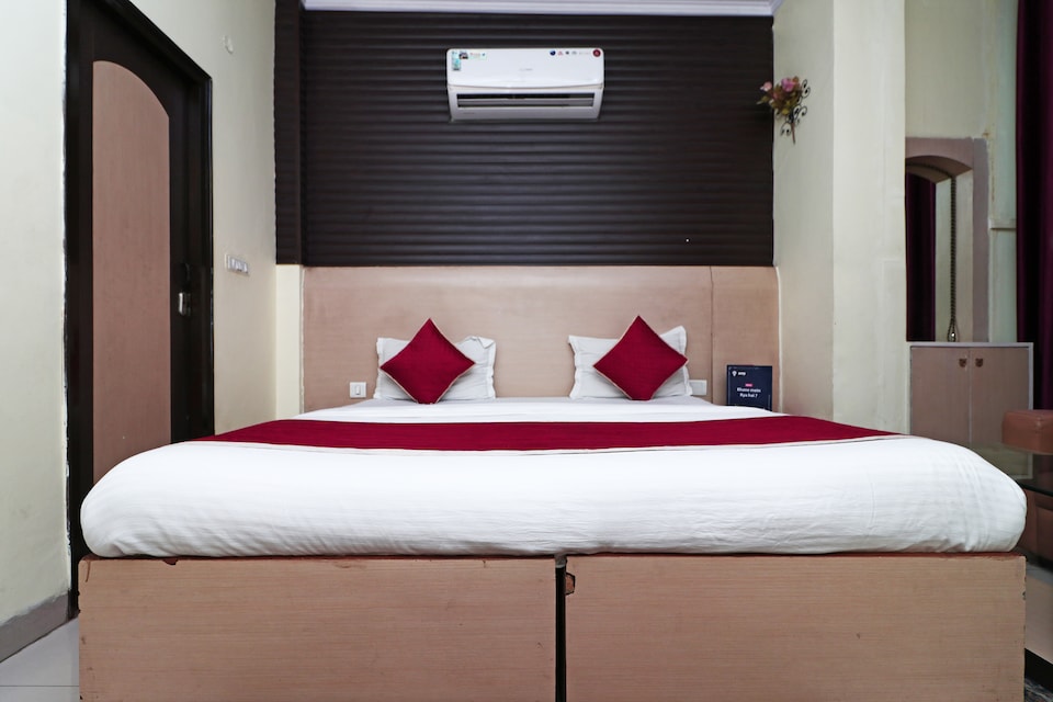 OYO 7636 Hotel Kaushalya Residency, Rudrapur, Rudrapur