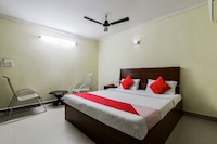 OYO Hotel Silverline
