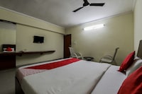 OYO Hotel Silverline