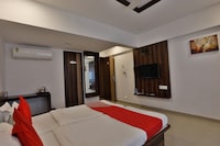 OYO The Ark Apartment Hotel