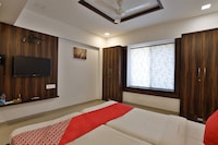 OYO The Ark Apartment Hotel