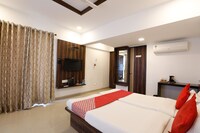 OYO The Ark Apartment Hotel