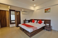 OYO The Ark Apartment Hotel