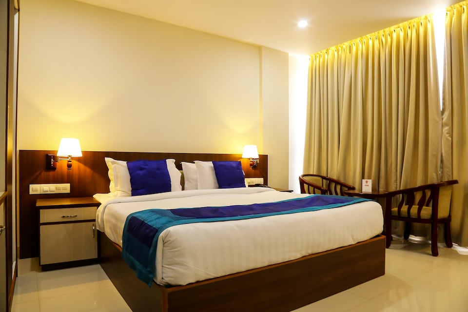 OYO 7683 Vazhappilly Residency, Ankamaly Airport Kochi, Kochi