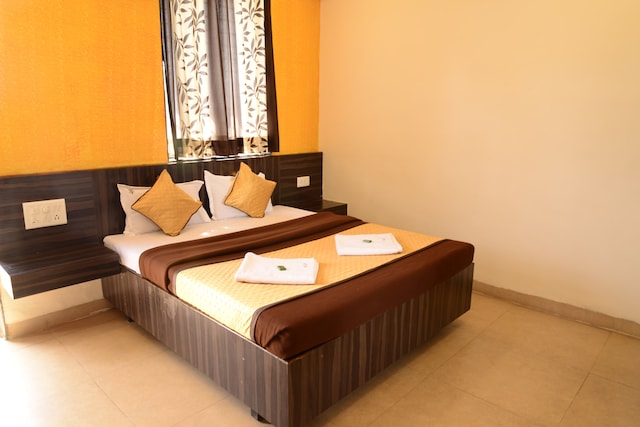 OYO Hotel Shri Pushpanjali