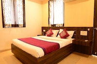 OYO Hotel Shri Pushpanjali