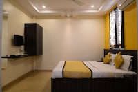 OYO Hotel Shri Pushpanjali