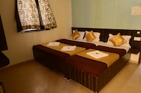 OYO Hotel Shri Pushpanjali