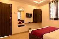 OYO Hotel Shri Pushpanjali