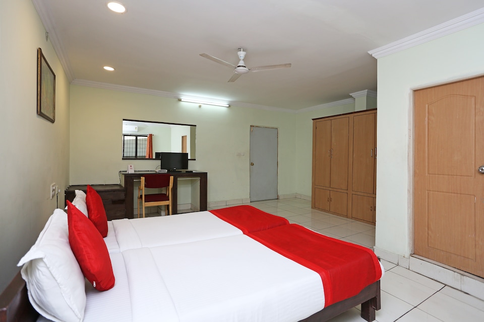 OYO 7707 Corpo Suites, Madhapur, Hyderabad
