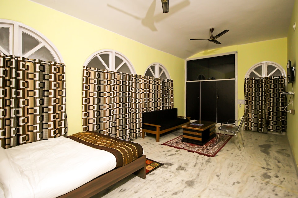 OYO 7711 Resort, Patliputra Colony, Patna