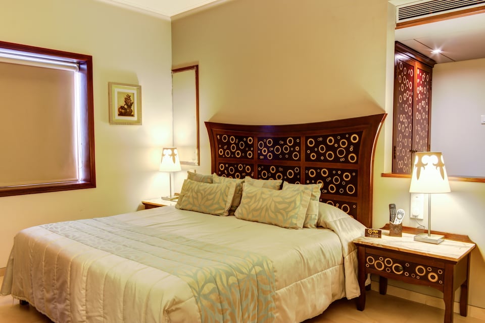 OYO Premium 110 Western Express Andheri East, Mumbai International Airport, Mumbai