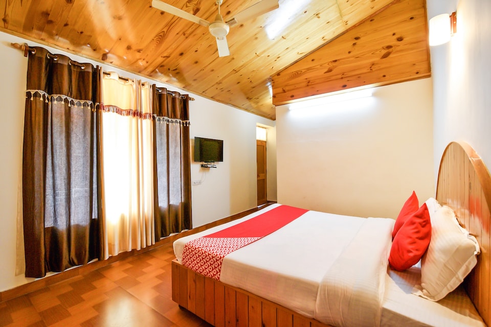 OYO 7766 Hotel Thakur, Hadimba Temple Road, Manali