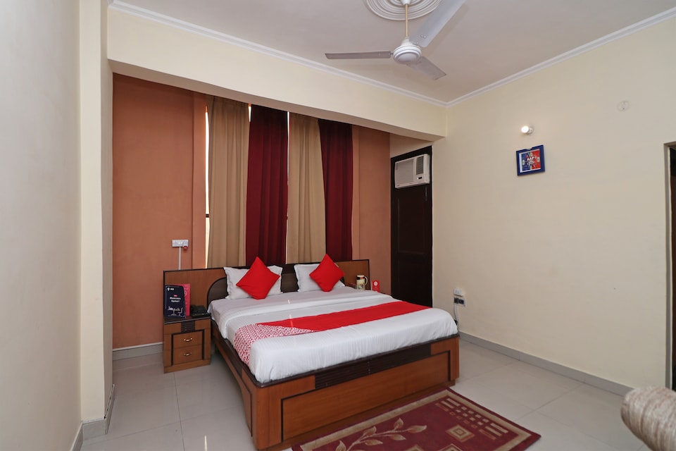 Flagship Hotel Atithi, Railway Station Bareilly, Bareilly
