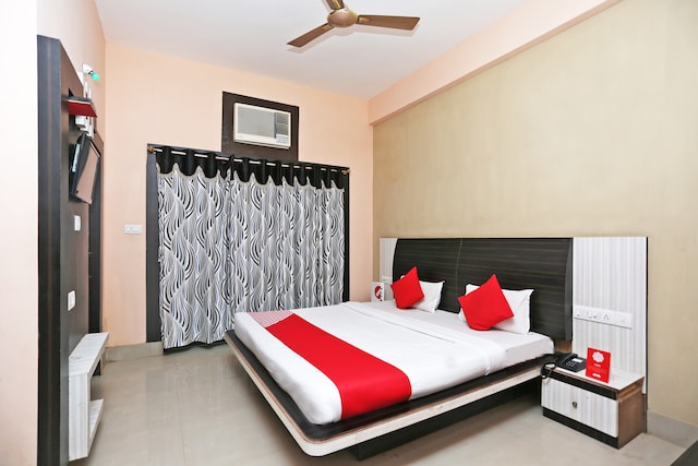OYO Sai Raghunath Palace