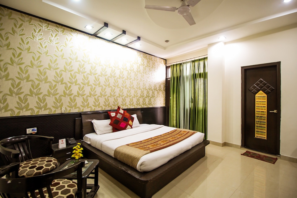 OYO 7806 Hotel Corbett Plaza,  Peerumadara, Corbett-Ramnagar