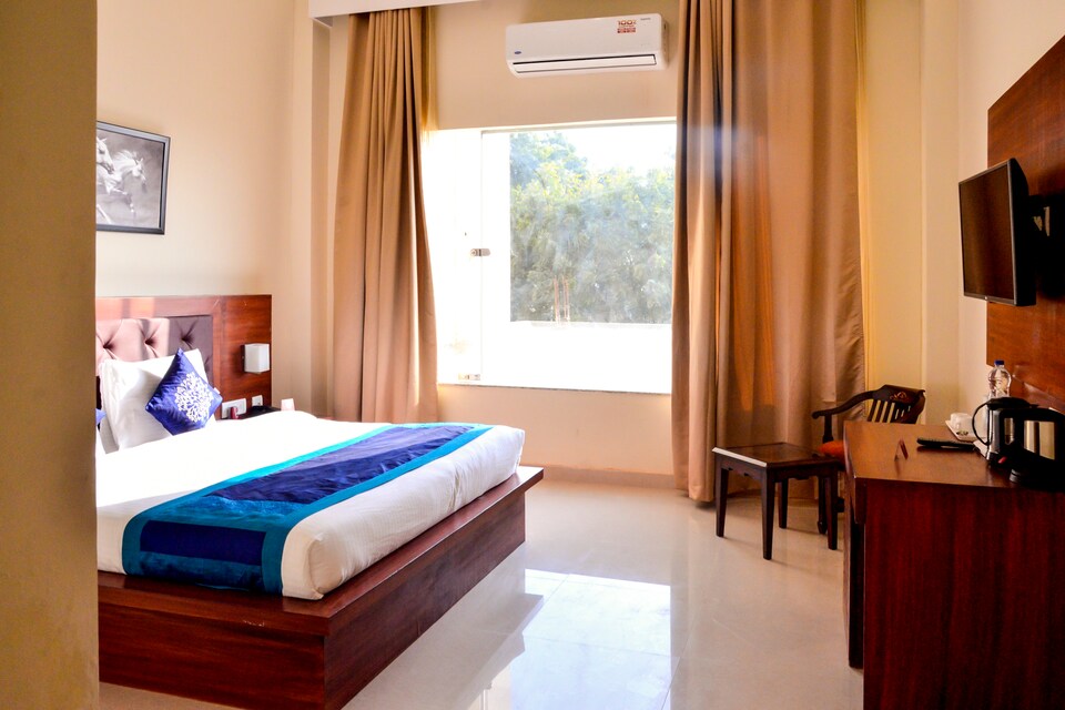 OYO 7807  Babian - Imperial resort, Charbagh Lucknow, Lucknow