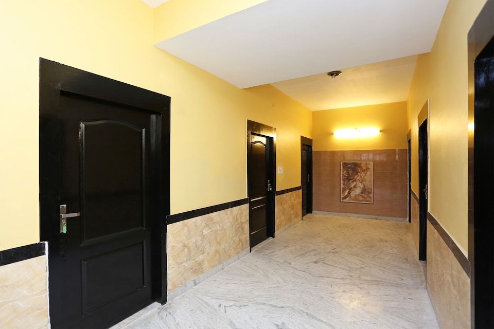 Super Hotel O Shree Radha Resort, Mathura, Mathura