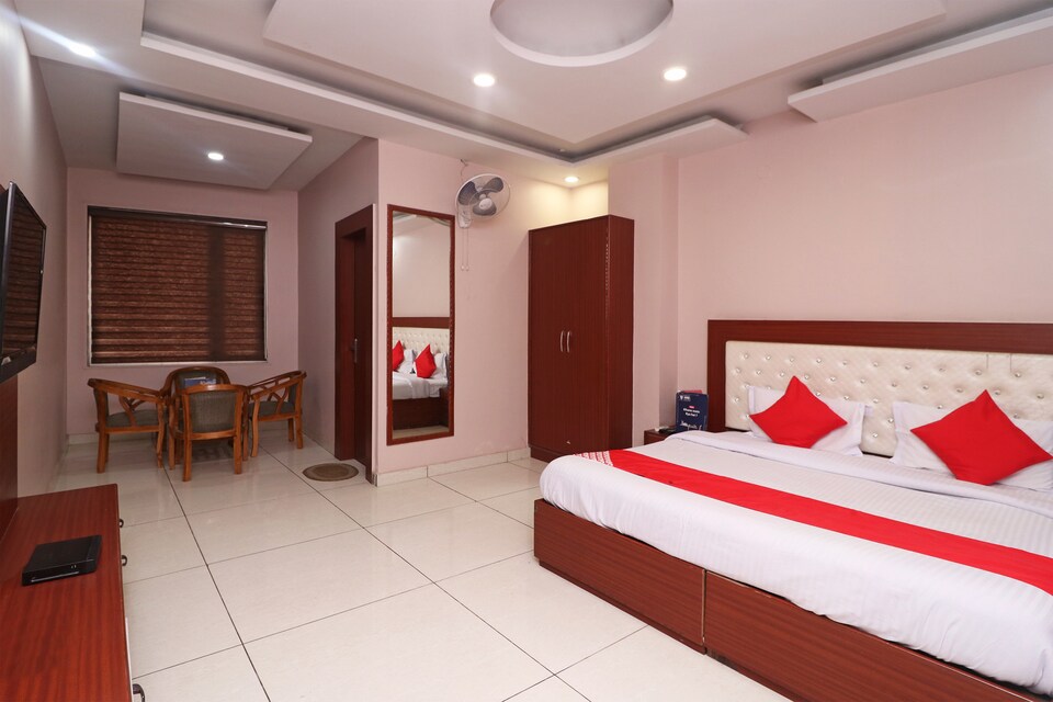 OYO Hotel King's, Rohtak, Rohtak